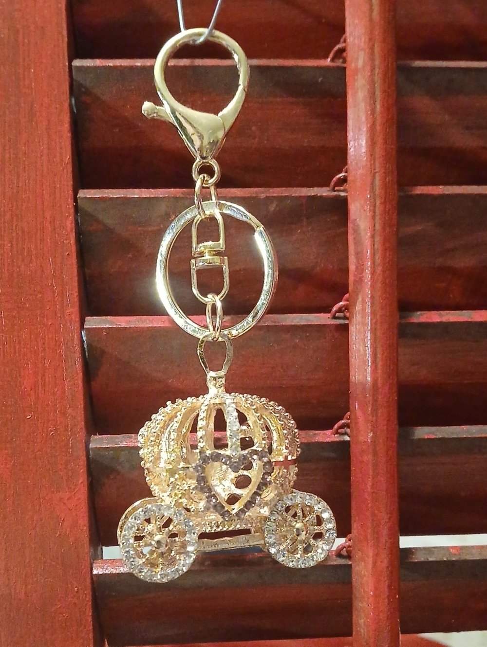 Gold Carriage Keychain Charm - Elegant Home Accent